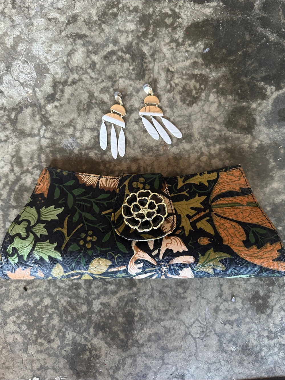 Floral print purse and earrings